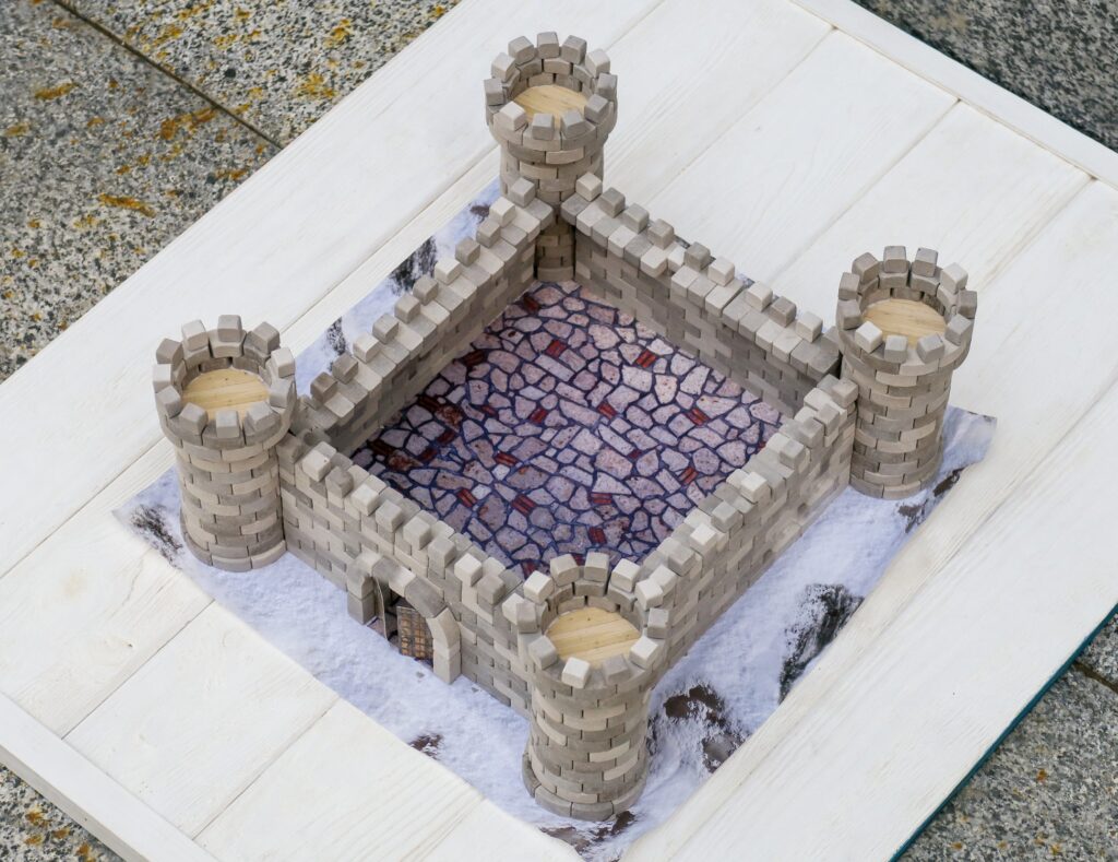 set de construcție cărămizi Castelul Cuibului de Vultur
