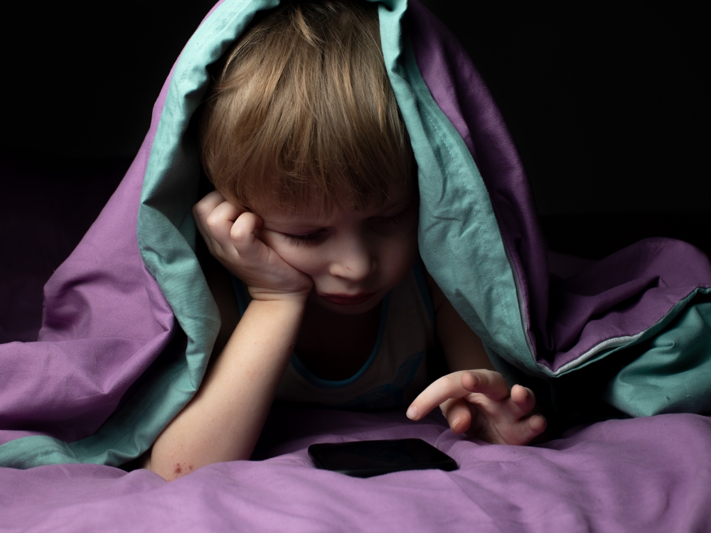 Telefonul îi creează anxietate copilului tău